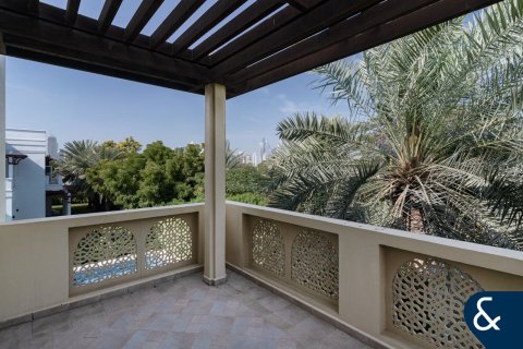 Huvila Emirates Hills, Dubai, Arabiemiraatit 6 makuuhuonetta, 1468 m2 № 688779 - kuva 17