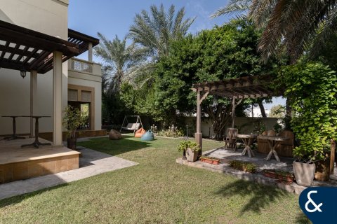 Huvila Emirates Hills, Dubai, Arabiemiraatit 6 makuuhuonetta, 1468 m2 № 688779 - kuva 26