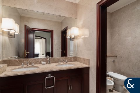 Huvila Emirates Hills, Dubai, Arabiemiraatit 6 makuuhuonetta, 1468 m2 № 688779 - kuva 25