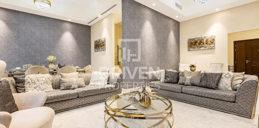Rumah bandar di Al Furjan, Dubai, UAE 3 bilik tidur, 231.98 meter persegi № 765609
