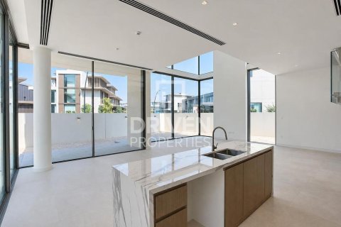 فيلا للإيجار في Nadd Al Sheba، دبي، الإمارات العربية المتحدة 4 غرفة نوم ، 576.83 متر مربع ، رقم 765611 - صورة 4