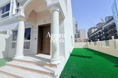 Maison de ville à vendre à  Jumeirah Village Circle, Dubai, EAU 4 chambres, 294 m2 № 758283 - photo 2