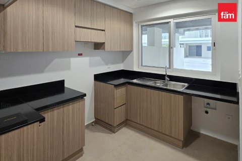 Müüa ridamaja asukohaga Dubai, AÜE: 3 magamistoaga, 112.2 m² Nr 705810 - pilt 2