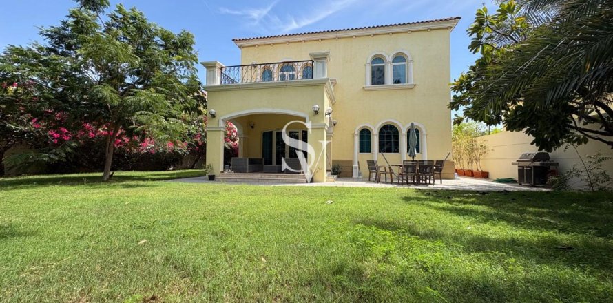 Vilă în Jumeirah Park, Dubai, EAU 3 dormitoare, 861 mp.  №713182