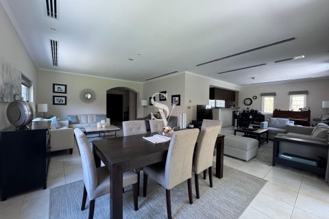 Vilă de închiriat în Jumeirah Park, Dubai, EAU 3 dormitoare, 861 mp. №713182 - poză 4