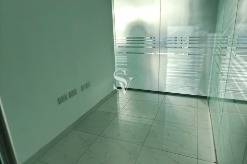 Business Bay, Dubai, UAE의 임대용 사무실 177제곱미터 번호 713181 - 사진 18