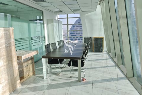 Business Bay, Dubai, UAE의 임대용 사무실 177제곱미터 번호 713181 - 사진 12