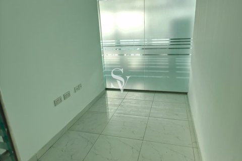 Business Bay, Dubai, UAE의 임대용 사무실 177제곱미터 번호 713181 - 사진 20