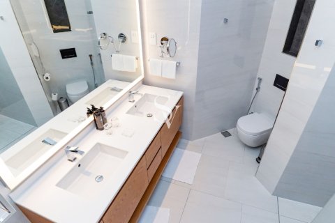 Apartamento en alquiler en Business Bay, Dubai, EAU 1 dormitorio, 108 m2 № 713184 - foto 8