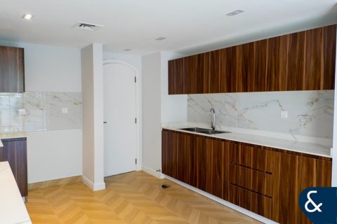 The Lakes, Dubai, संयुक्त अरब अमीरात में विला, 3 बेडरूम, 258 वर्ग मीटर, संख्या 697948 - फ़ोटो 5