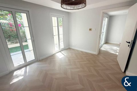 The Lakes, Dubai, संयुक्त अरब अमीरात में विला, 3 बेडरूम, 258 वर्ग मीटर, संख्या 697948 - फ़ोटो 16