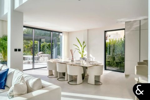 Villa til salgs i Jumeirah Islands, Dubai, Emiratene 5 soverom, 585 kvm Nr. 697952 - Foto 9