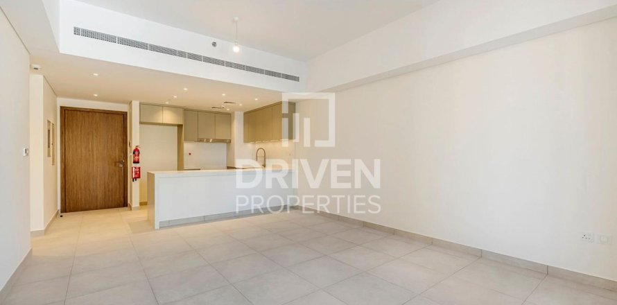 Apartment in Umm Suqeim, Dubai, UAE 2 bedrooms, 104 sq.m. № 684072
