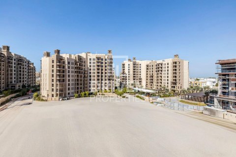 Apartment in Umm Suqeim, Dubai, UAE 2 bedrooms, 104 sq.m. № 684072 - photo 18