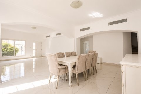 Üürile anda villa asukohaga Meadows, Dubai, AÜE: 4 magamistoaga, 581.94 m² Nr 757523 - pilt 6