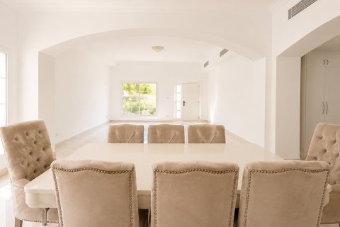 Üürile anda villa asukohaga Meadows, Dubai, AÜE: 4 magamistoaga, 581.94 m² Nr 757523 - pilt 5