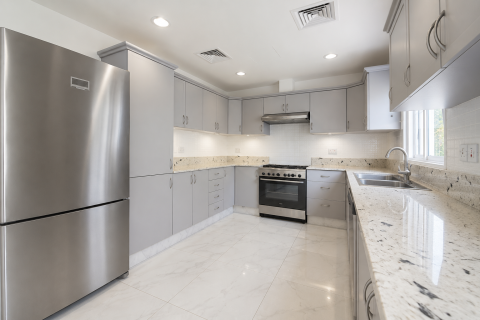 Üürile anda villa asukohaga Meadows, Dubai, AÜE: 4 magamistoaga, 581.94 m² Nr 757523 - pilt 4