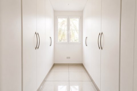 Üürile anda villa asukohaga Meadows, Dubai, AÜE: 4 magamistoaga, 581.94 m² Nr 757523 - pilt 16