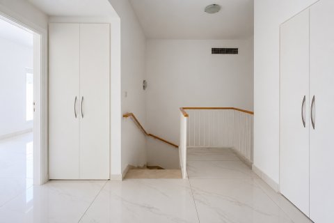 Üürile anda villa asukohaga Meadows, Dubai, AÜE: 4 magamistoaga, 581.94 m² Nr 757523 - pilt 9