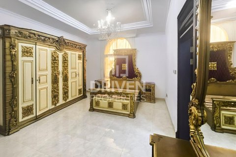 Villa à vendre à  Al Mizhar, Dubai, EAU 6 chambres, 1394 m2 № 654114 - photo 8