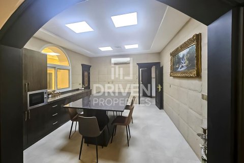 Villa à vendre à  Al Mizhar, Dubai, EAU 6 chambres, 1394 m2 № 654114 - photo 10