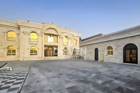 Villa à vendre à  Al Mizhar, Dubai, EAU 6 chambres, 1394 m2 № 654114 - photo 2