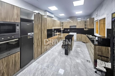 Villa à vendre à  Al Mizhar, Dubai, EAU 6 chambres, 1394 m2 № 654114 - photo 12