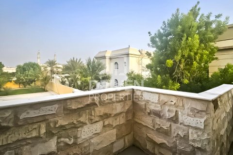 Villa à vendre à  Al Mizhar, Dubai, EAU 6 chambres, 1394 m2 № 654114 - photo 1