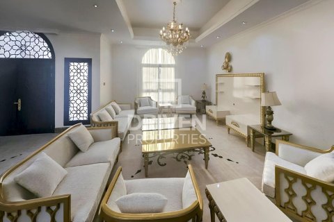 Villa à vendre à  Al Mizhar, Dubai, EAU 6 chambres, 1394 m2 № 654114 - photo 5