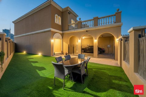 Villa i Dubai, UAE 3 sovrum, 317.1 kvm Nr. 711657