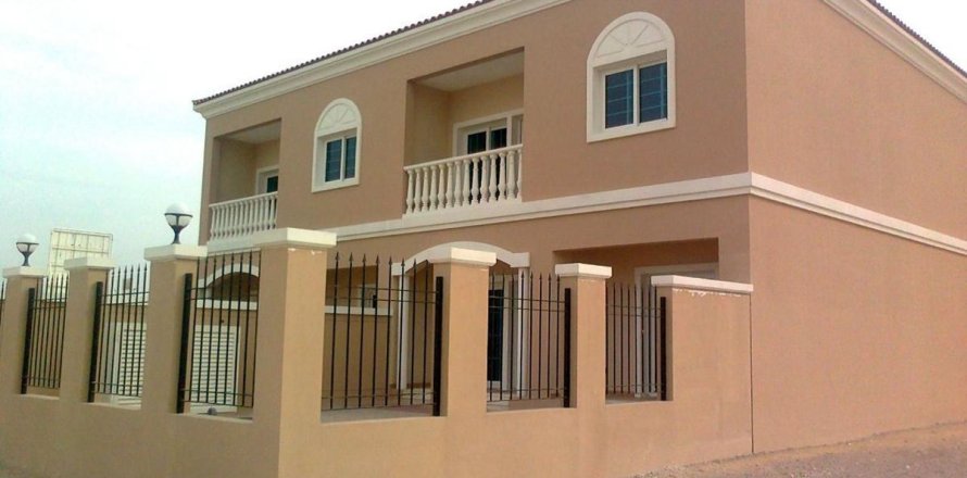 Vilë në Dubai, Emiratet e Bashkuara Arabe 3 dhoma gjumi, 317.1 m2. № 711657