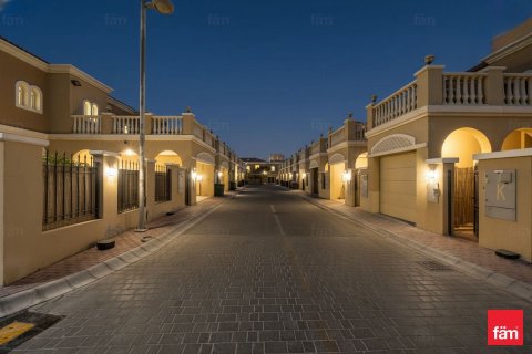 Dubai, संयुक्त अरब अमीरात में विला, 3 बेडरूम, 304.1 वर्ग मीटर, संख्या 711657 - फ़ोटो 14