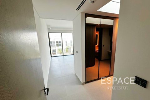 Villa till försäljning i Tilal Al Ghaf, Dubai, UAE 4 sovrum, 374 kvm Nr. 649875 - fotografi 7
