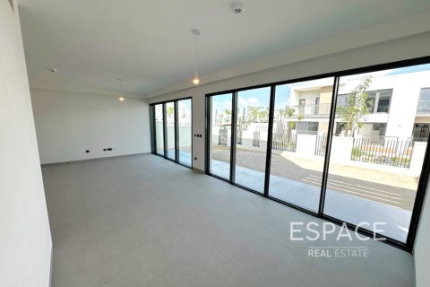Villa till försäljning i Tilal Al Ghaf, Dubai, UAE 4 sovrum, 374 kvm Nr. 649875 - fotografi 4