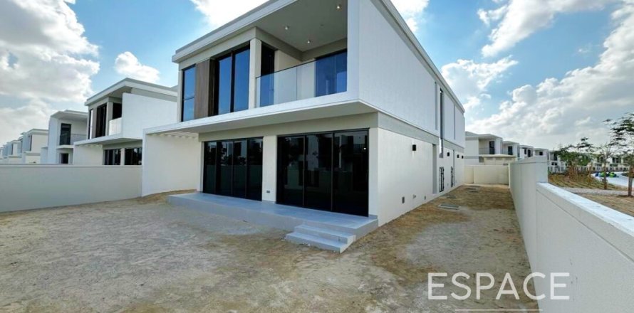 Villa i Tilal Al Ghaf, Dubai, UAE 4 sovrum, 374 kvm Nr. 649875