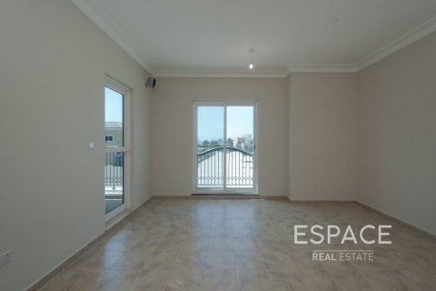 ویلا برای فروش در  Dubai Sports City، Dubai، امارات متحده عربی  5 خوابه ، 854 متر مربع ، شماره 649874 - تصویر 6