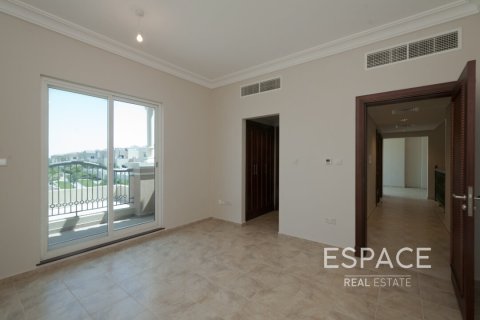 ویلا برای فروش در  Dubai Sports City، Dubai، امارات متحده عربی  5 خوابه ، 854 متر مربع ، شماره 649874 - تصویر 8
