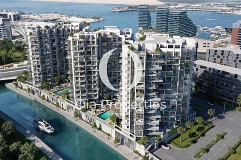 Apartment in Al Raha Beach, Abu Dhabi, UAE 5 bedrooms, 215 sq.m. № 644521 - photo 1