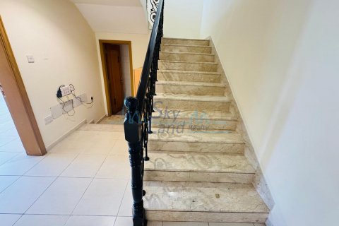 Vila di Jumeirah, Dubai, UEA 4 kamar tidur, 371.6 m2 nomor 634947 - foto 9