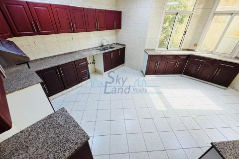 Vila di Jumeirah, Dubai, UEA 4 kamar tidur, 371.6 m2 nomor 634947 - foto 6