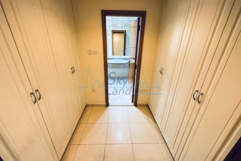 Vila di Jumeirah, Dubai, UEA 4 kamar tidur, 371.6 m2 nomor 634947 - foto 21
