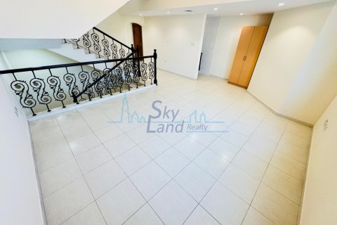 Vila di Jumeirah, Dubai, UEA 4 kamar tidur, 371.6 m2 nomor 634947 - foto 7