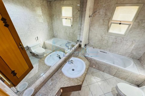 Vila di Jumeirah, Dubai, UEA 4 kamar tidur, 371.6 m2 nomor 634947 - foto 17