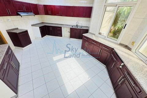 Vila di Jumeirah, Dubai, UEA 4 kamar tidur, 371.6 m2 nomor 634947 - foto 8
