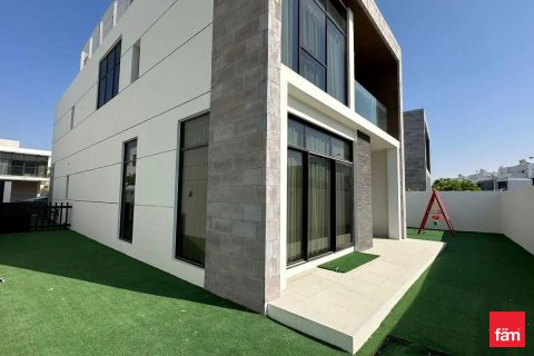 Vilë në Dubai, Emiratet e Bashkuara Arabe 5 dhoma gjumi, 375.4 m2. № 660217 - Foto 1