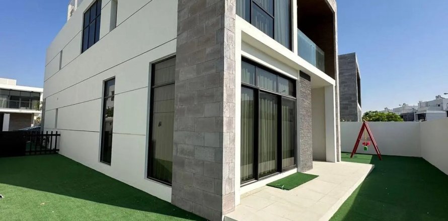 Vilë në Dubai, Emiratet e Bashkuara Arabe 5 dhoma gjumi, 375.4 m2. № 660217