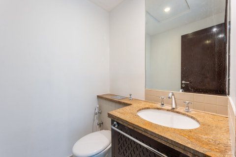 דירה למכירה ב Downtown Dubai (Downtown Burj Dubai), Dubai, איחוד האמירויות  2 חדרי שינה, 151 מ"ר, מספר 696417 - תמונה 12