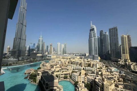 Apartment til salg i Downtown Dubai (Downtown Burj Dubai), Dubai, UAE 2 soveværelser, 151 kvm № 696417 - foto 2