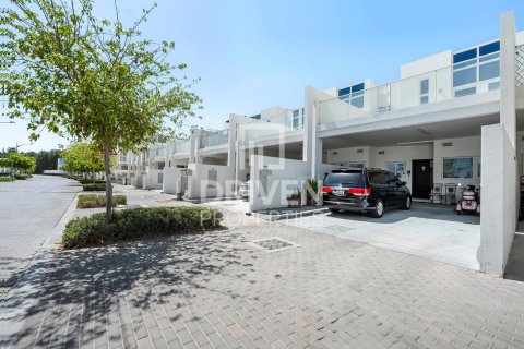 خانه شهری برای فروش در  DAMAC Hills (Akoya by DAMAC)، Dubai، امارات متحده عربی  3 خوابه ، 223 متر مربع ، شماره 683837 - تصویر 13