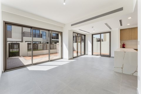 Dubai, BAE’de satılık sıra ev 4 yatak odası, 248 m&sup2; No 696173 - fotoğraf 2